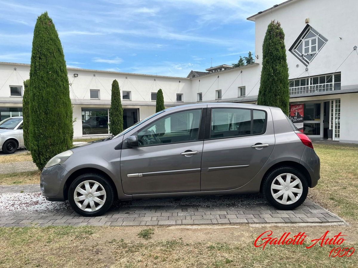 Renault Clio 1.2 75CV 5 porte Live (3)