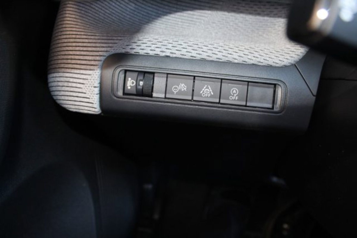 Citroen C3 1.2 puretech turbo Business 100cv s&s (14)