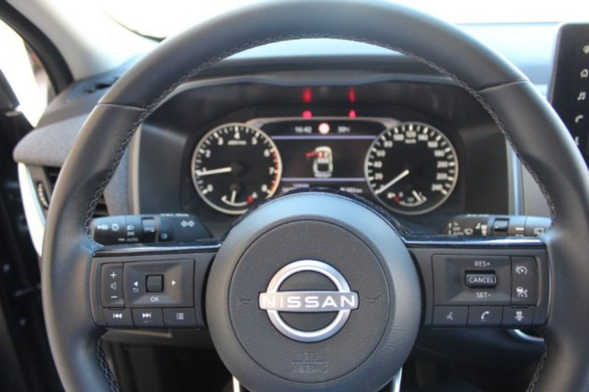 Nissan Qashqai 1.3 mhev Acenta 2wd 140cv (13)