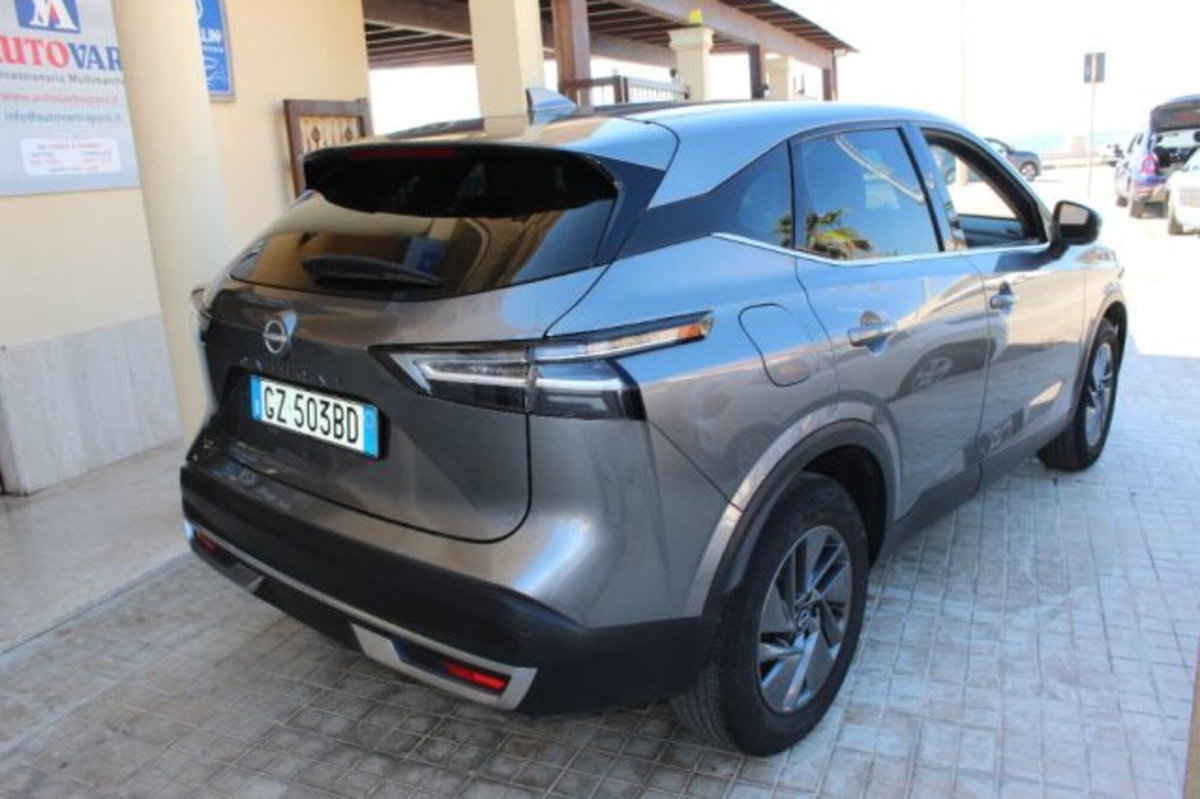 Nissan Qashqai 1.3 mhev Acenta 2wd 140cv (2)