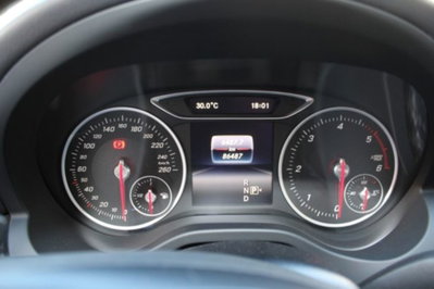 Mercedes-Benz GLA SUV 200 d Automatic 4Matic Business (10)