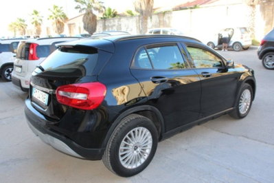 Mercedes-Benz GLA SUV 200 d Automatic 4Matic Business (4)