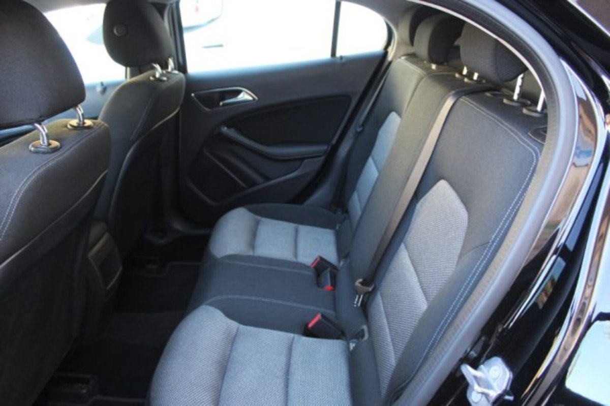 Mercedes-Benz GLA SUV 200 d Automatic 4Matic Business (7)