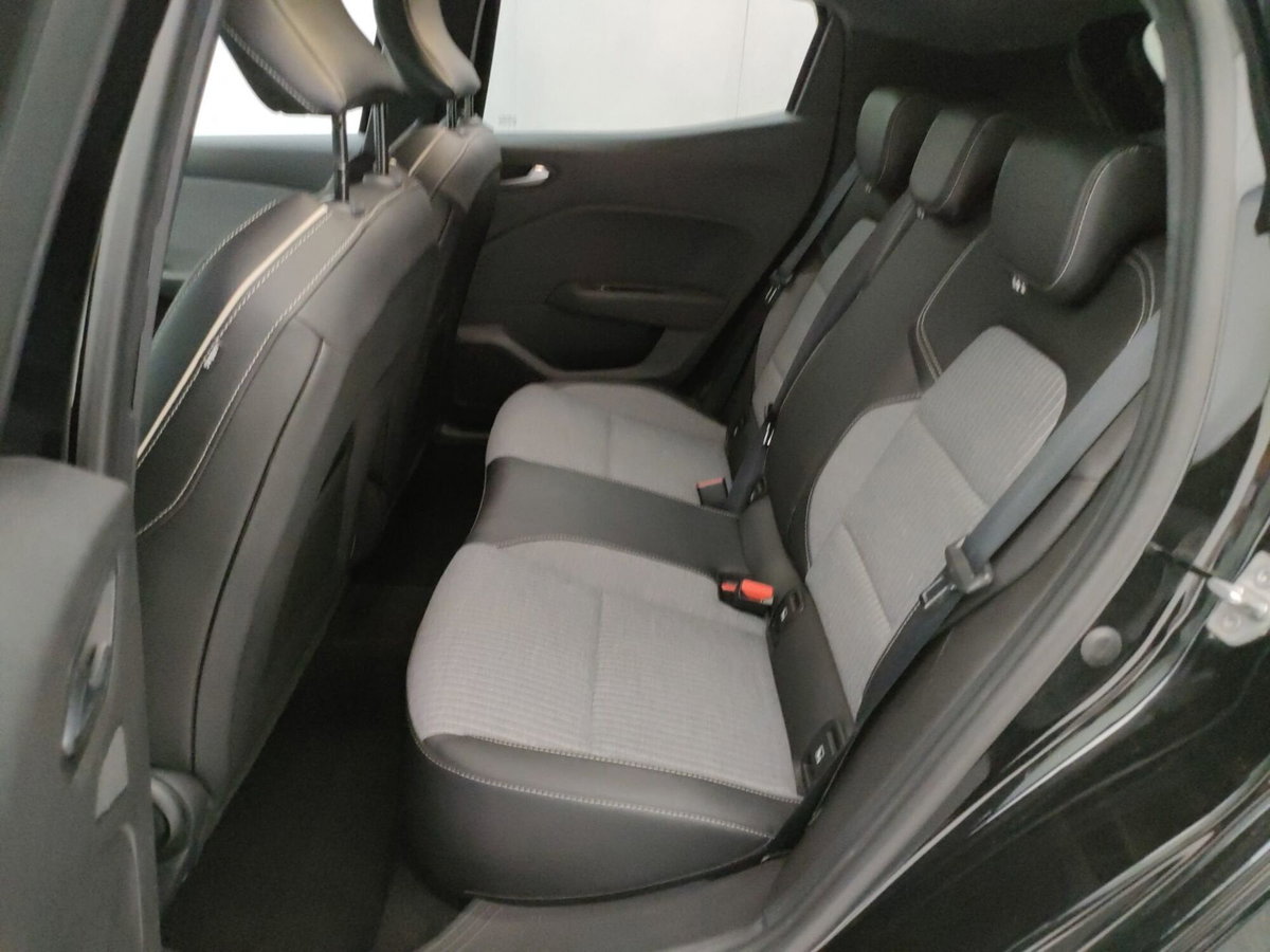Renault Clio 1.0 tce Techno 90cv (8)