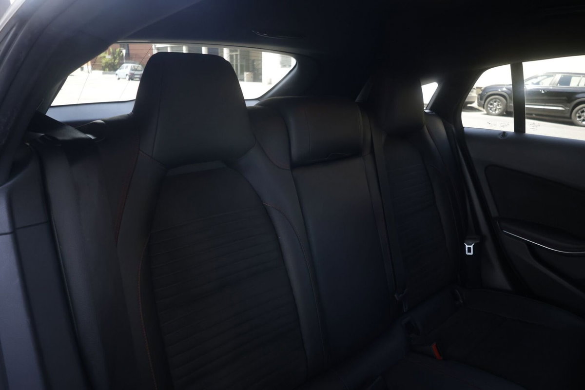 Mercedes-Benz CLA 220 d Automatic Premium (12)