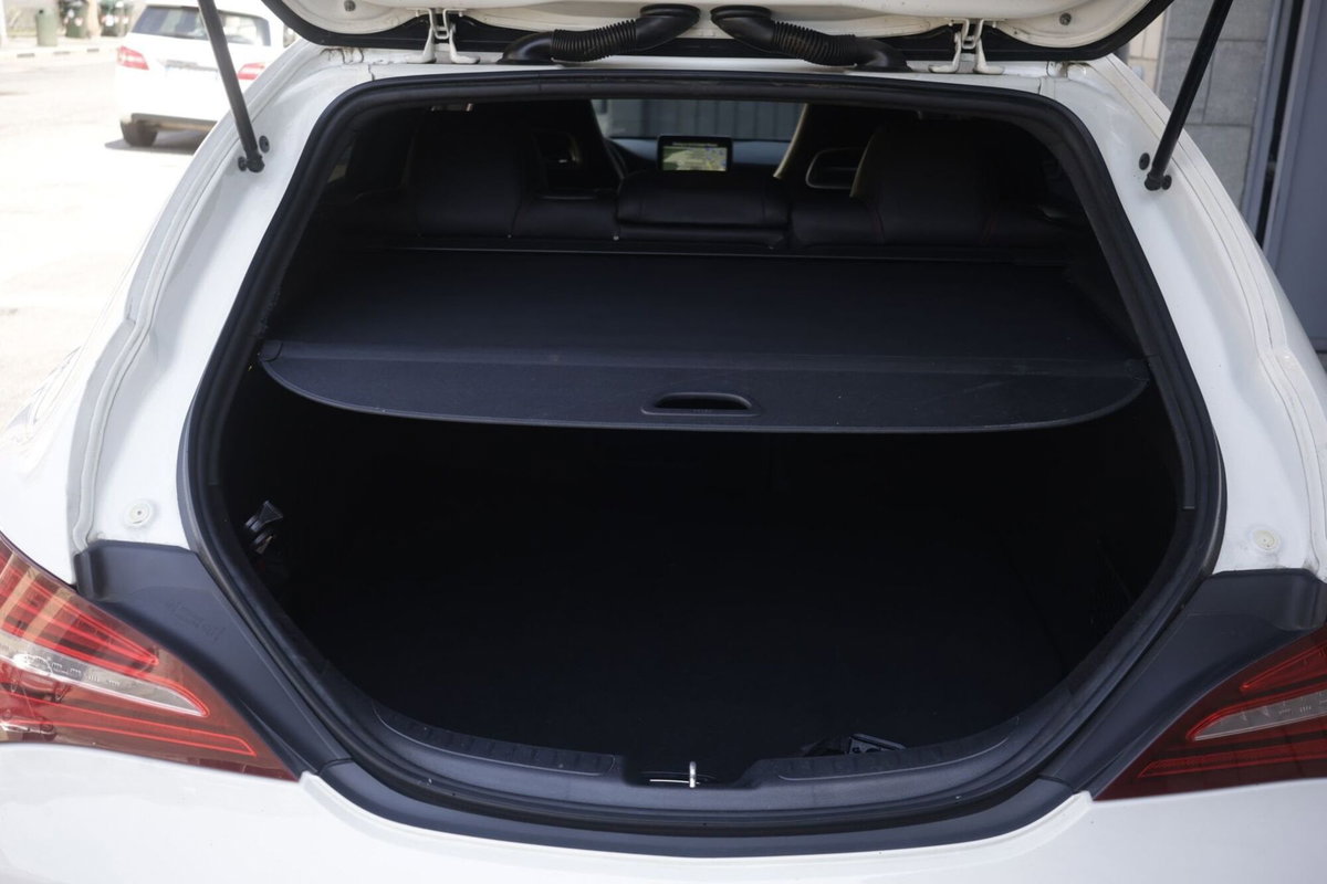 Mercedes-Benz CLA 220 d Automatic Premium (18)