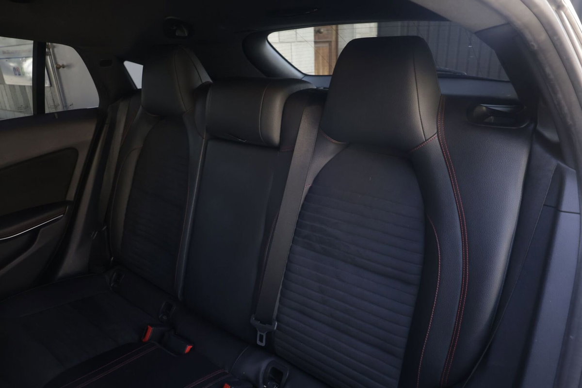 Mercedes-Benz CLA 220 d Automatic Premium (3)