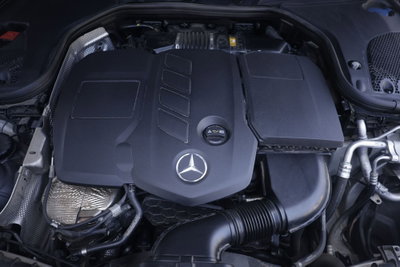 Mercedes-Benz Classe E Coupé 220 d 4Matic Premium Plus (20)