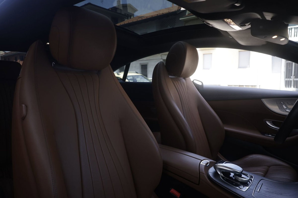 Mercedes-Benz Classe E Coupé 220 d 4Matic Premium Plus (6)