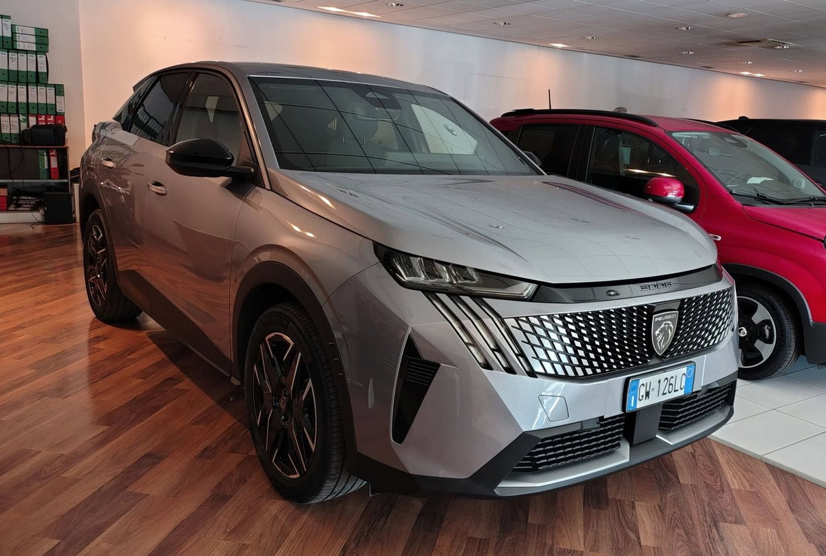 Peugeot 3008 73 kWh Allure 210cv (2)