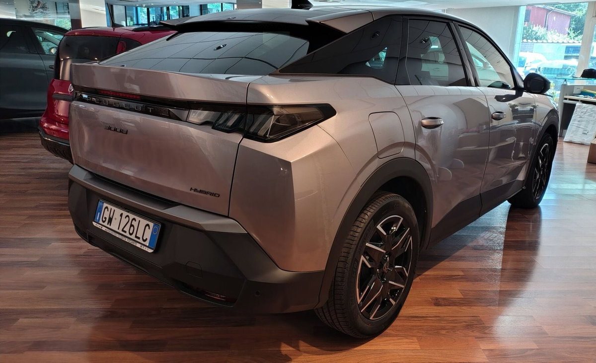 Peugeot 3008 73 kWh Allure 210cv (3)