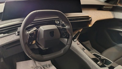 Peugeot 3008 73 kWh Allure 210cv (6)