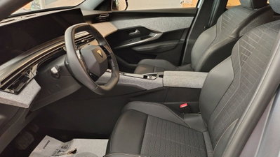 Peugeot 3008 73 kWh Allure 210cv (7)
