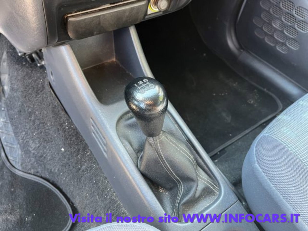 Daihatsu Terios 1.3i 16V cat 4WD CX (19)