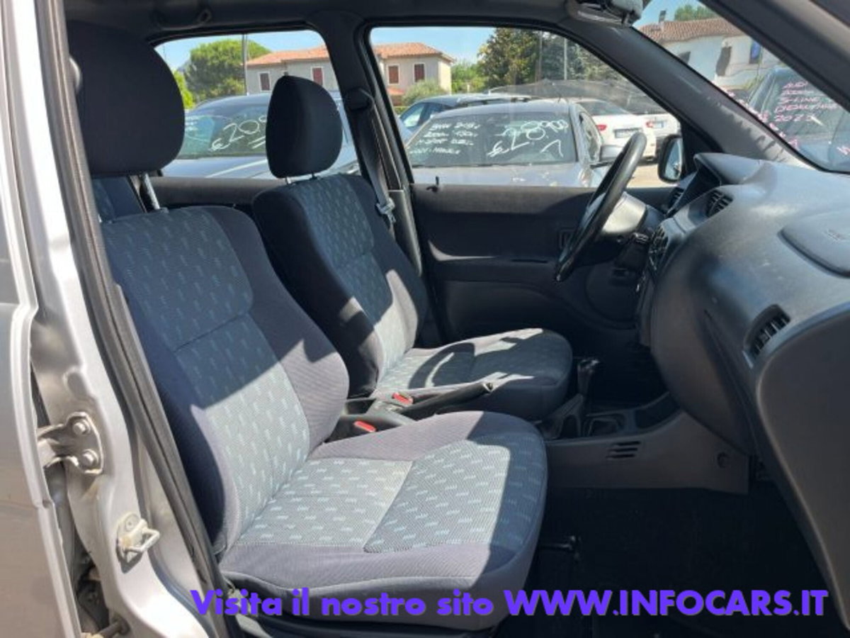 Daihatsu Terios 1.3i 16V cat 4WD CX (6)