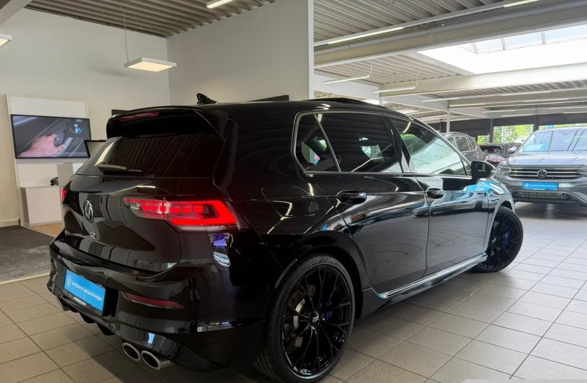 Volkswagen Golf 2.0 TSI R DSG 4Motion (2)