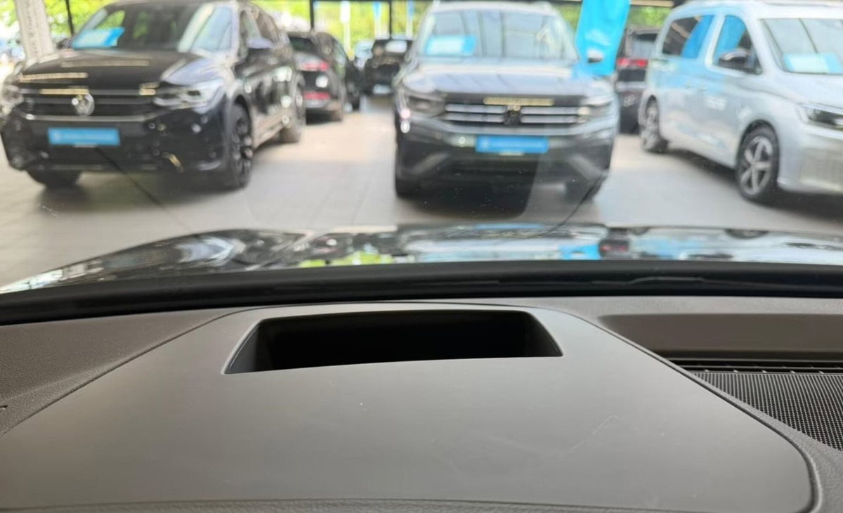 Volkswagen Golf 2.0 TSI R DSG 4Motion (3)