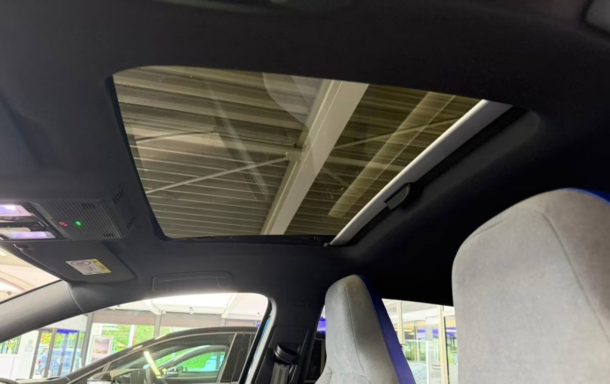 Volkswagen Golf 2.0 TSI R DSG 4Motion (4)