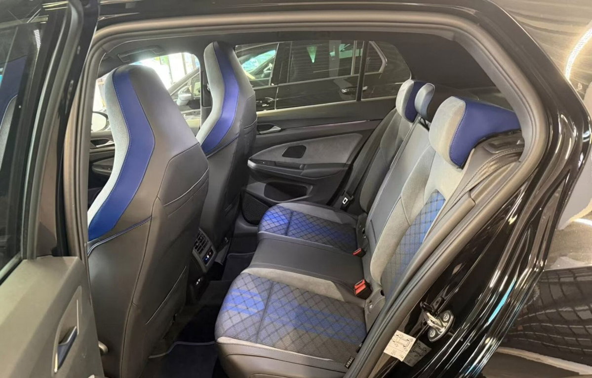 Volkswagen Golf 2.0 TSI R DSG 4Motion (9)