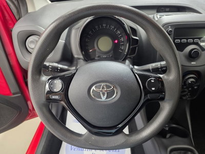 Toyota Aygo 1.0 VVT-i 72 CV 5 porte x-fun (11)
