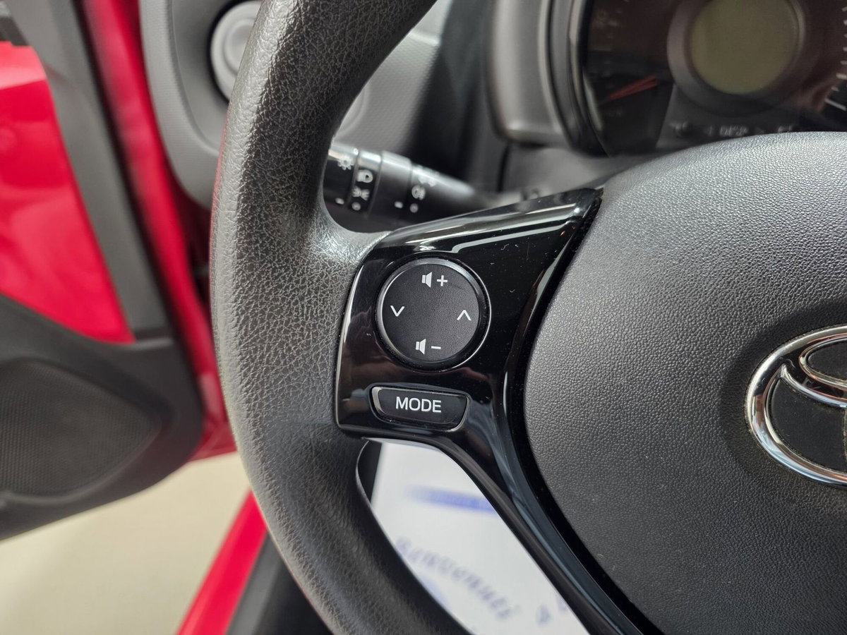 Toyota Aygo 1.0 VVT-i 72 CV 5 porte x-fun (12)