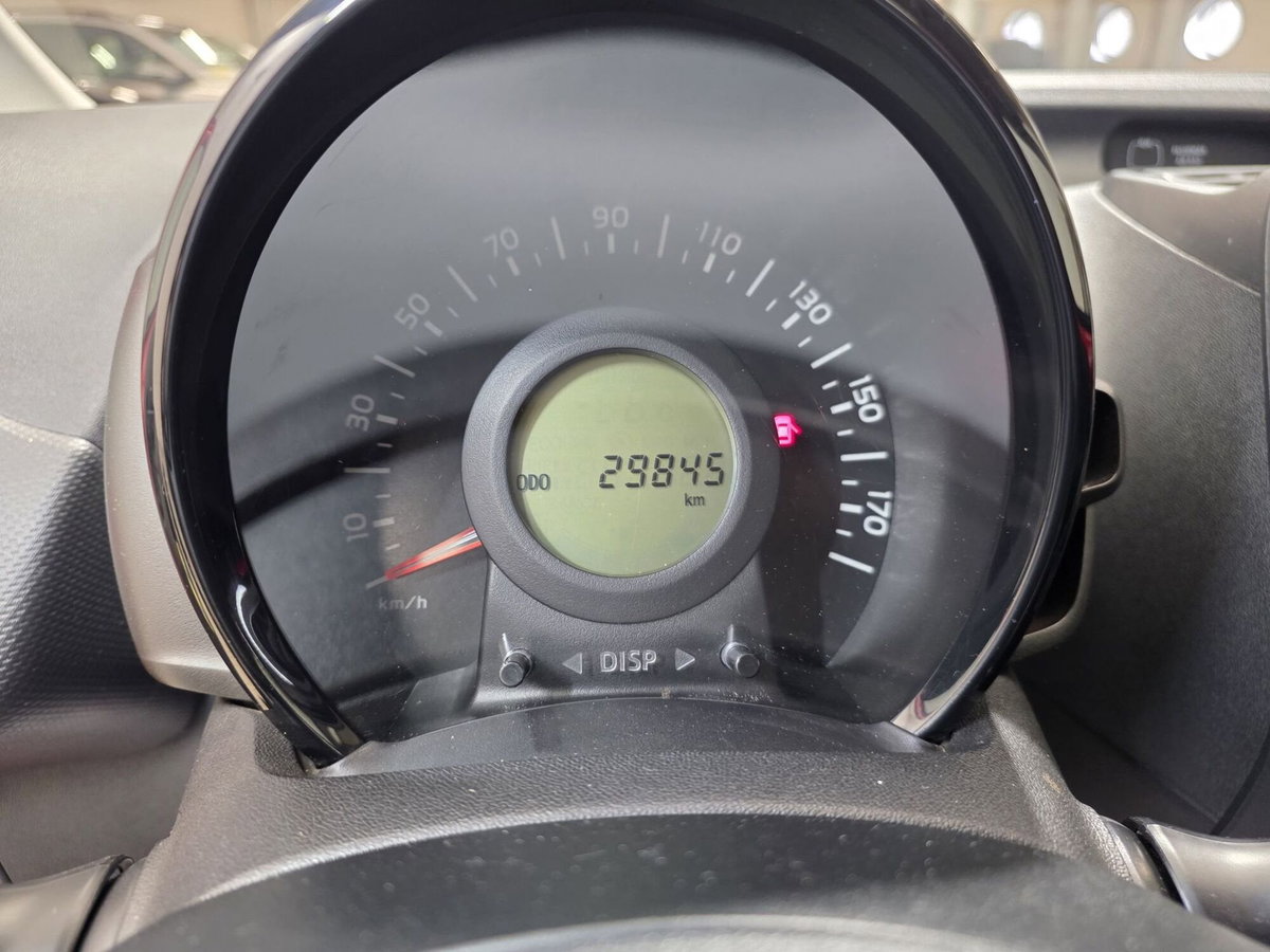 Toyota Aygo 1.0 VVT-i 72 CV 5 porte x-fun (15)