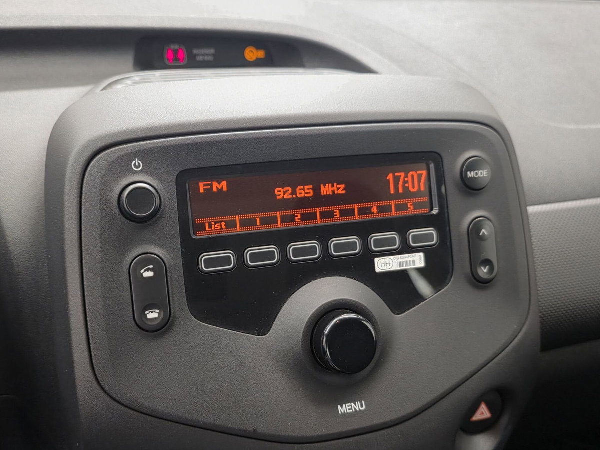 Toyota Aygo 1.0 VVT-i 72 CV 5 porte x-fun (16)