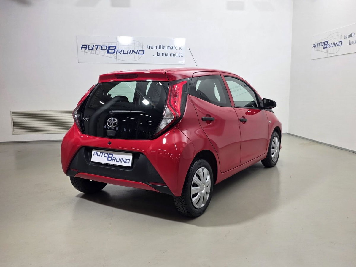 Toyota Aygo 1.0 VVT-i 72 CV 5 porte x-fun (4)