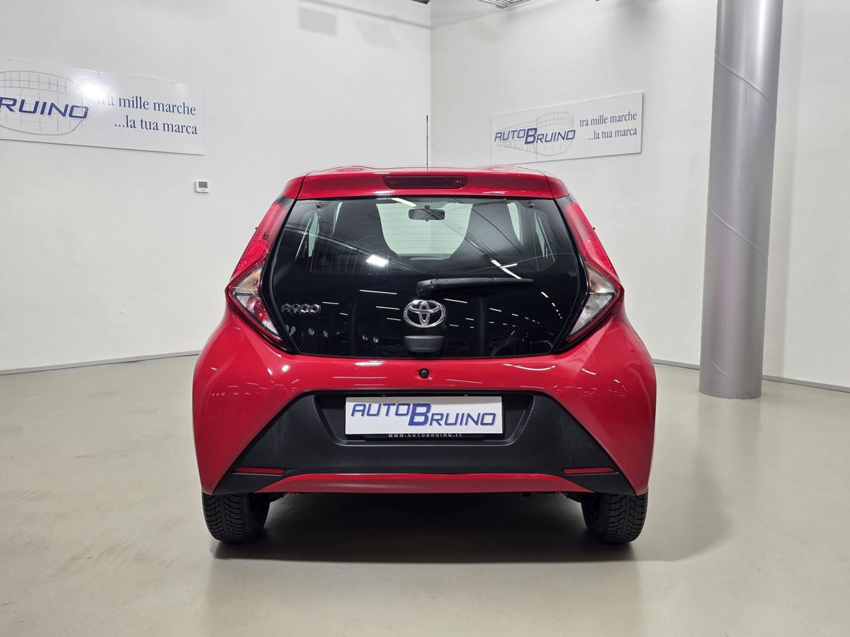 Toyota Aygo 1.0 VVT-i 72 CV 5 porte x-fun (5)