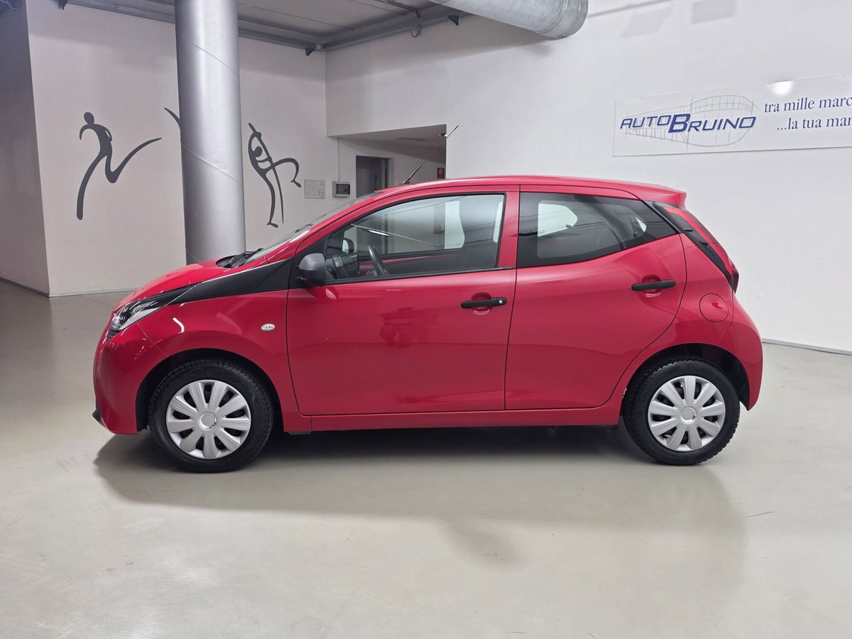 Toyota Aygo 1.0 VVT-i 72 CV 5 porte x-fun (7)