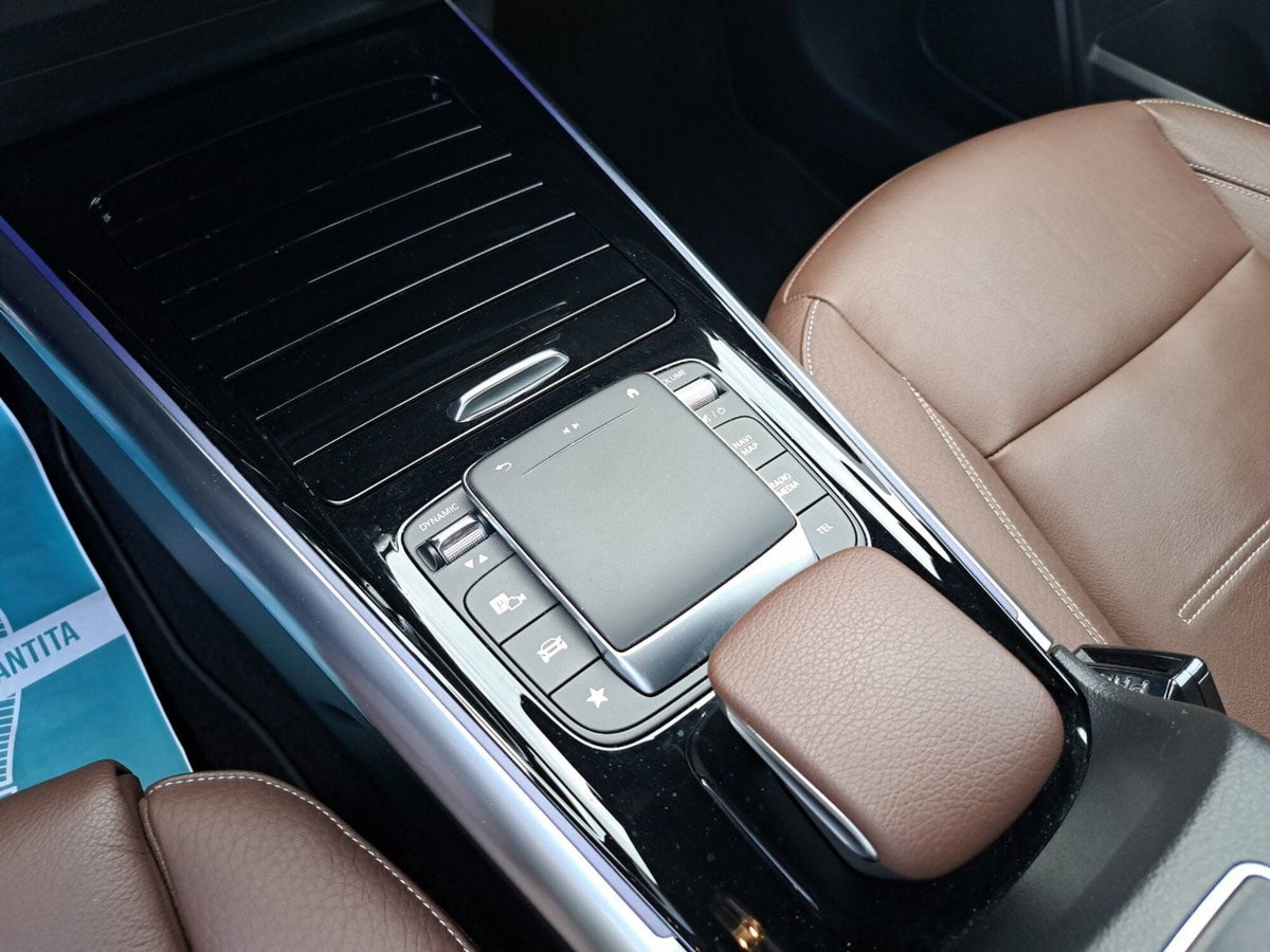 Mercedes-Benz GLA SUV 200 d AMG Line Premium Plus 4matic auto (18)