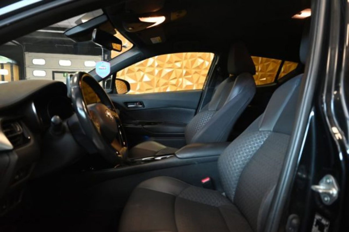 Toyota Toyota C-HR 1.8 Hybrid E-CVT GR Sport (19)