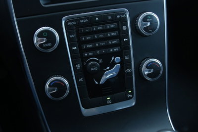 Volvo V60 D2 1.6 Powershift Kinetic (14)