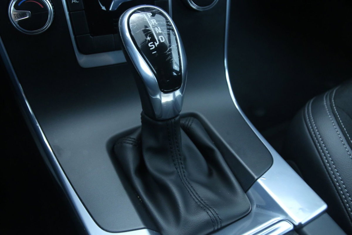 Volvo V60 D2 1.6 Powershift Kinetic (15)