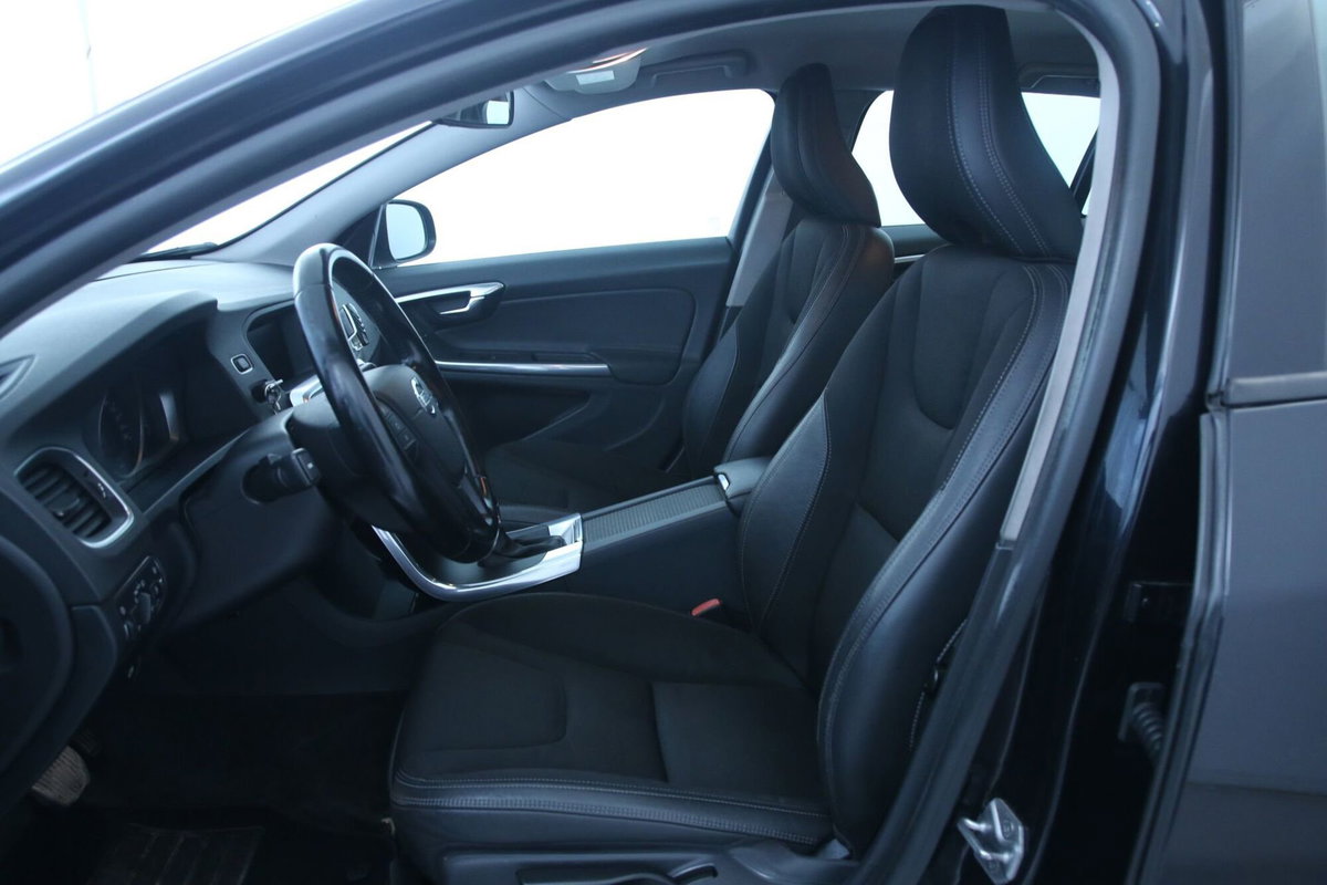 Volvo V60 D2 1.6 Powershift Kinetic (7)