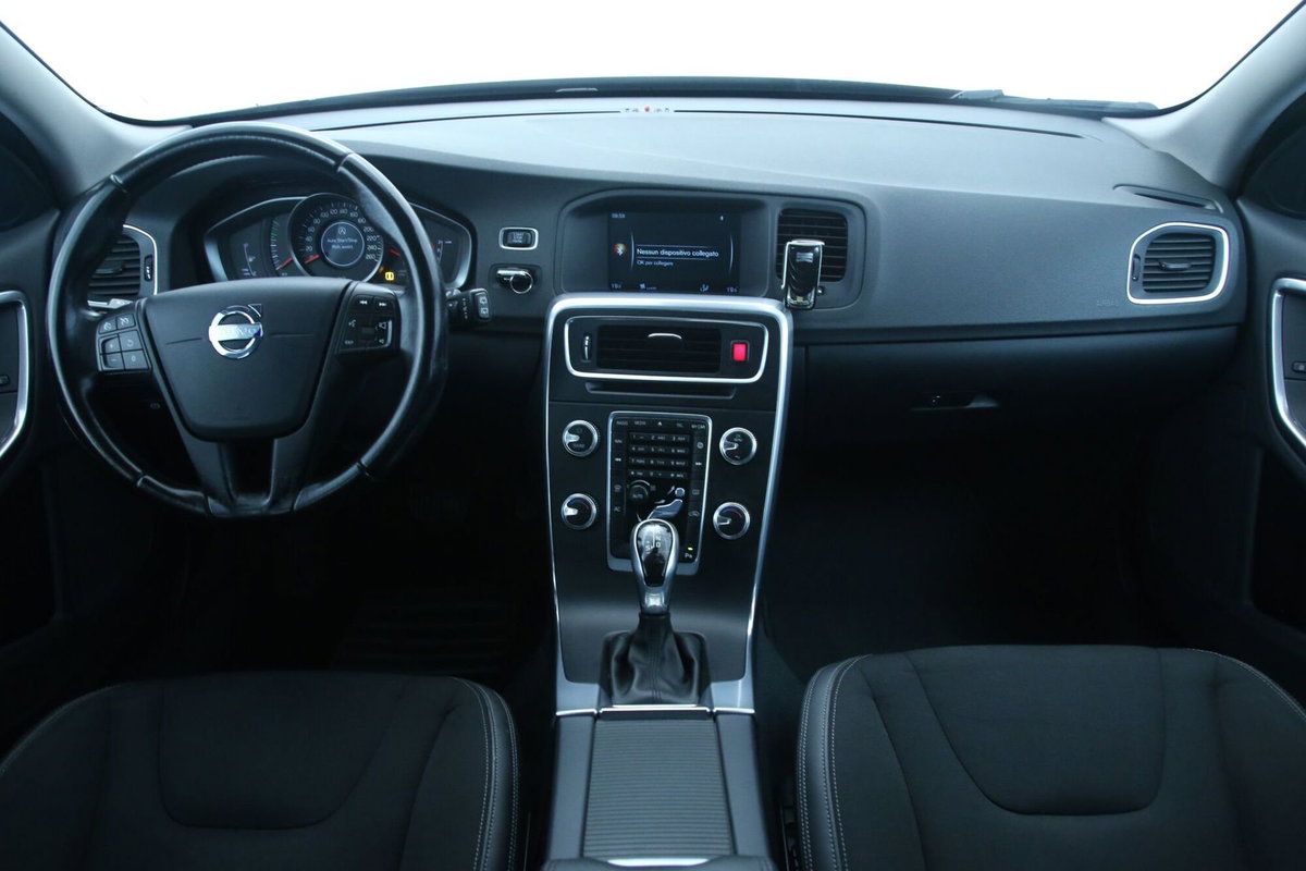 Volvo V60 D2 1.6 Powershift Kinetic (9)