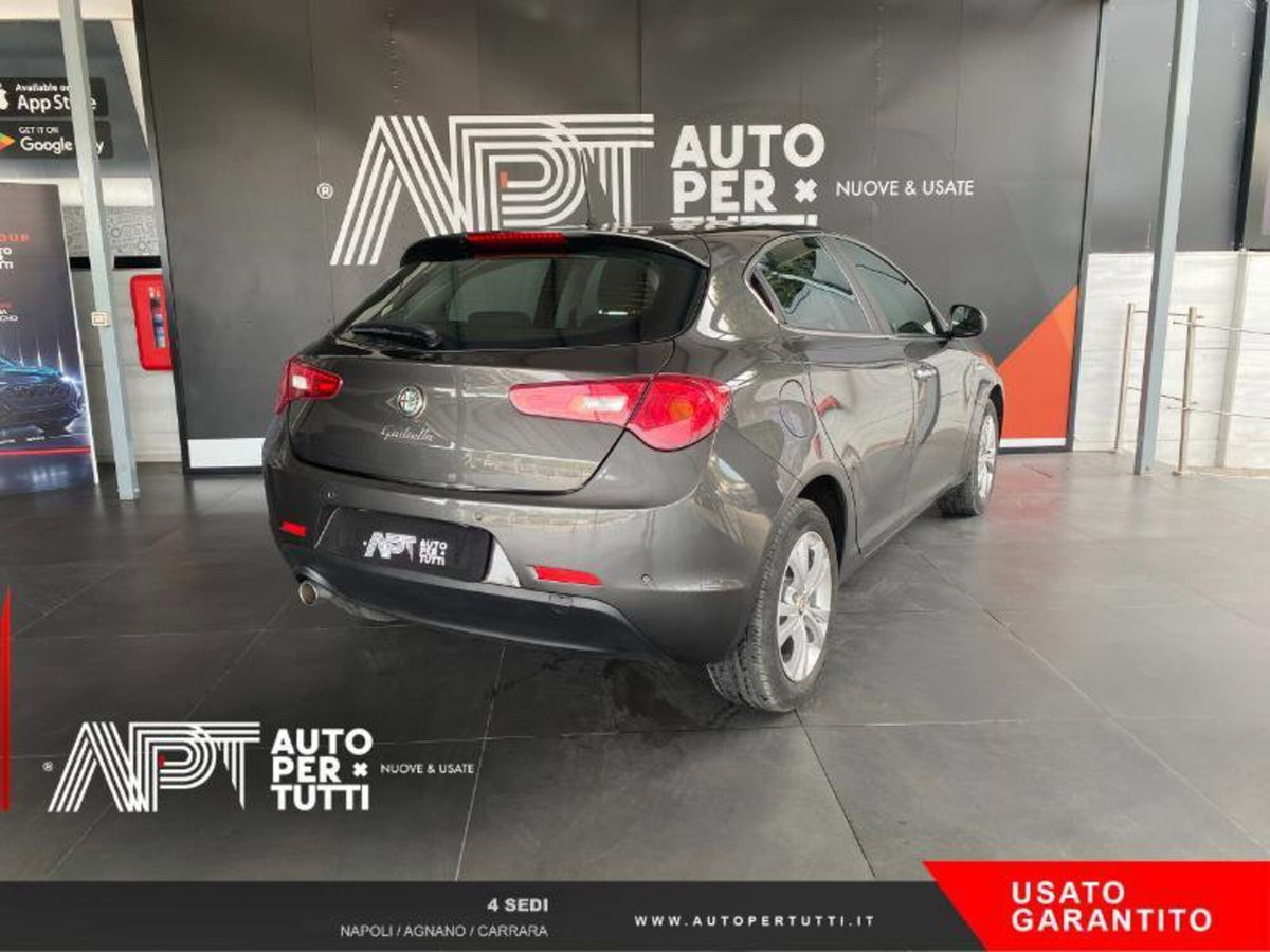 Alfa Romeo Giulietta 1.6 JTDm-2 Distinctive (3)