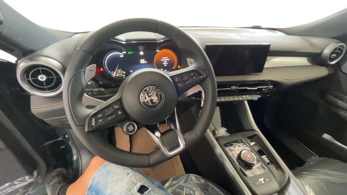 Alfa Romeo Tonale 1.6 Veloce 130cv tct6 (8)