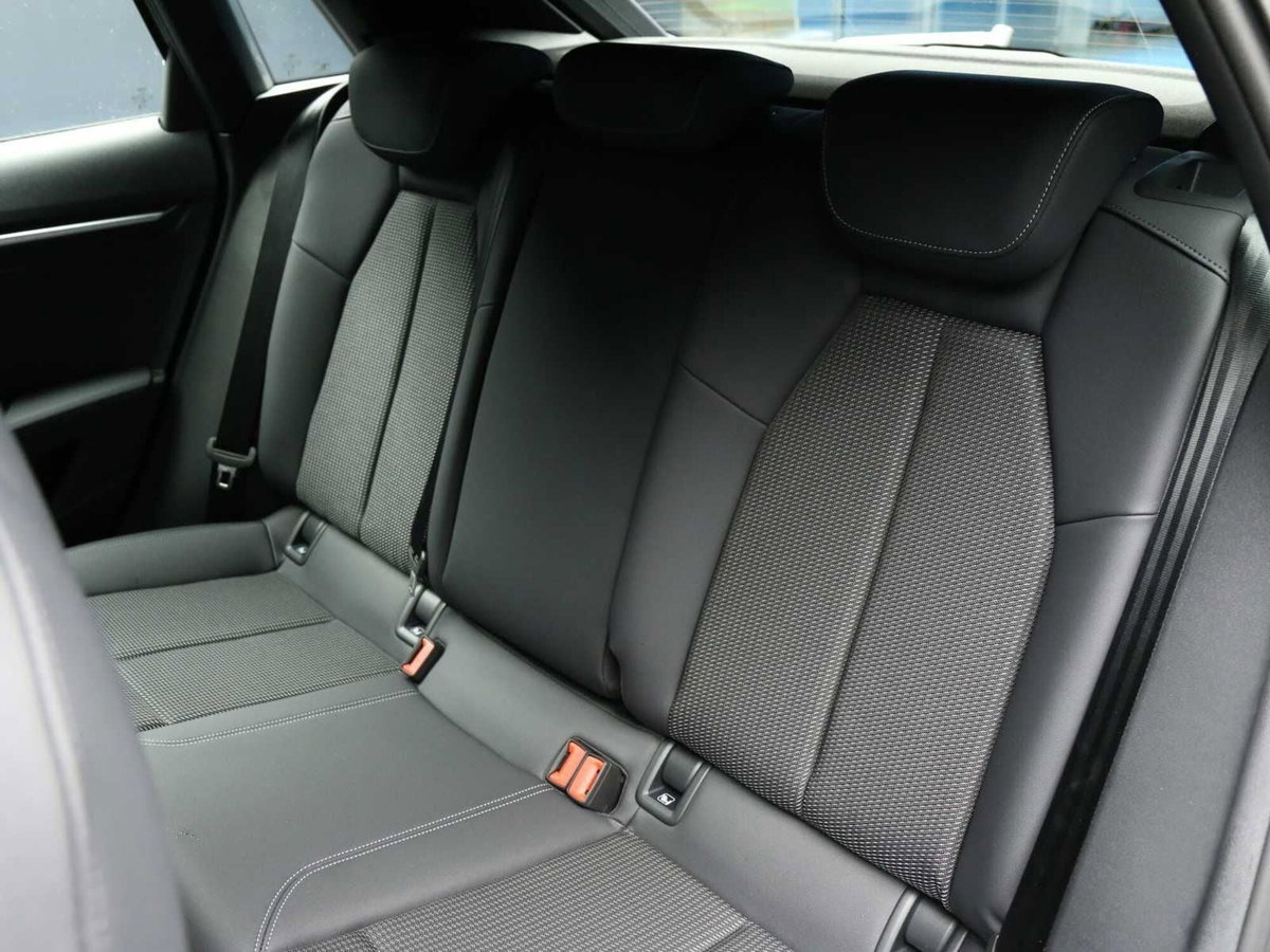Audi A3 Sportback 35 TFSI S line edition (13)