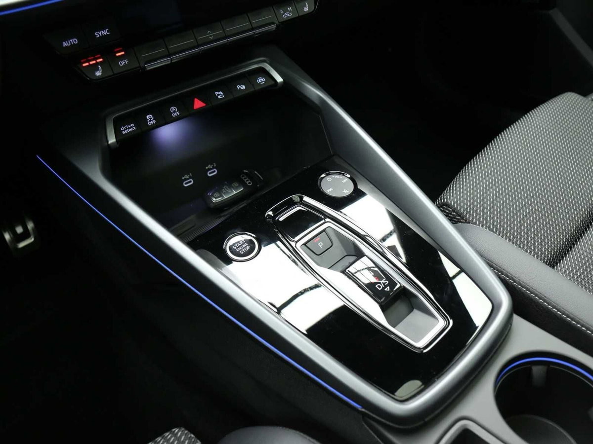 Audi A3 Sportback 35 TFSI S line edition (18)
