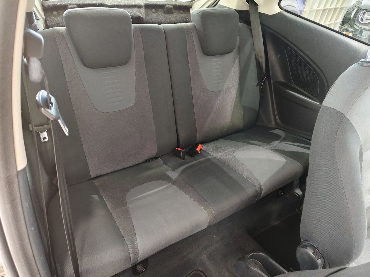 Ford Ka 1.3 TDCi 75CV (6)