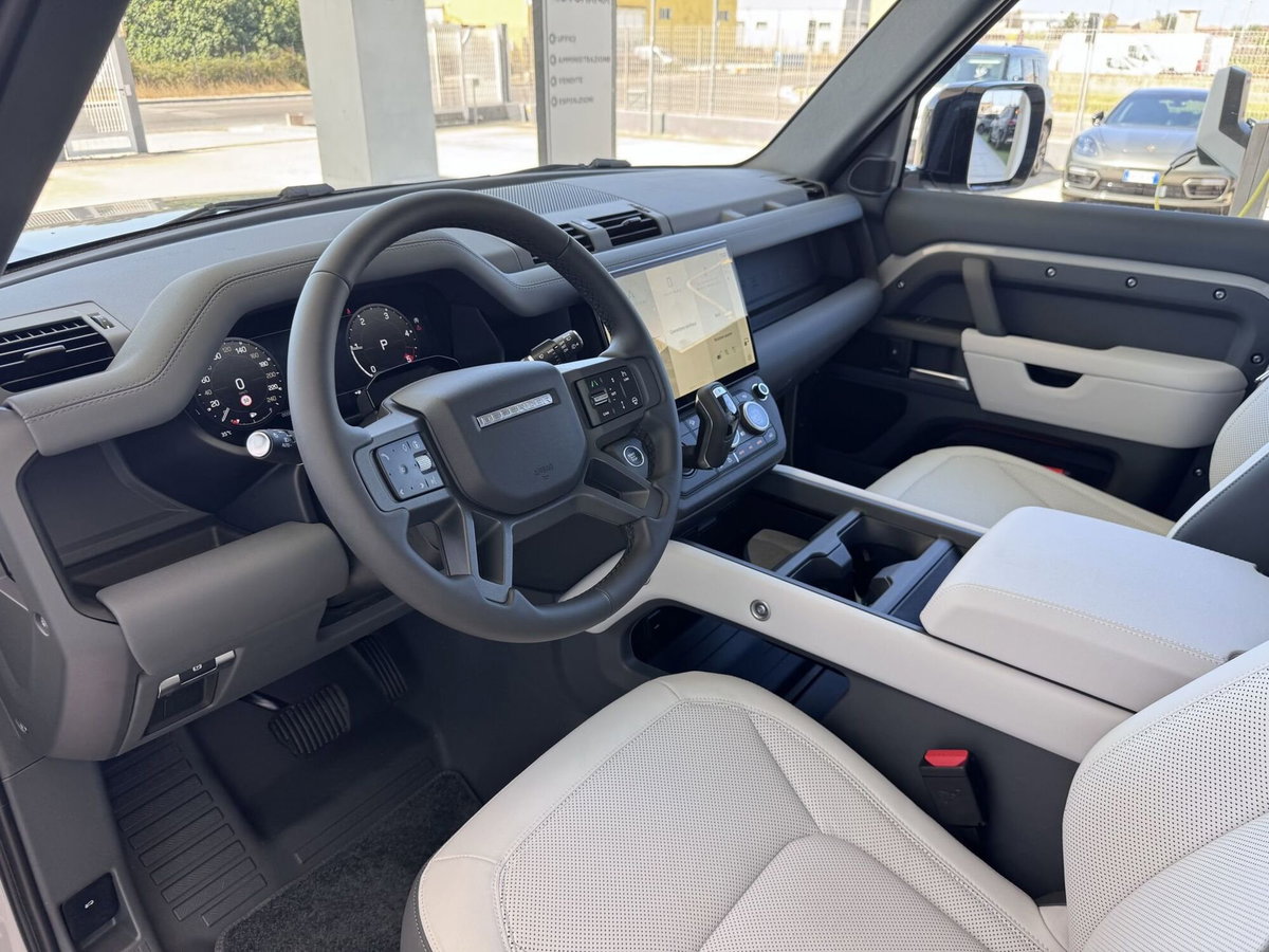 Land Rover Defender 110 3.0d mhev X-Dynamic SE awd 250cv auto 7p.ti (11)