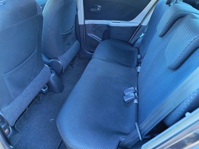 Toyota Yaris 1.3 5 porte Sol (11)