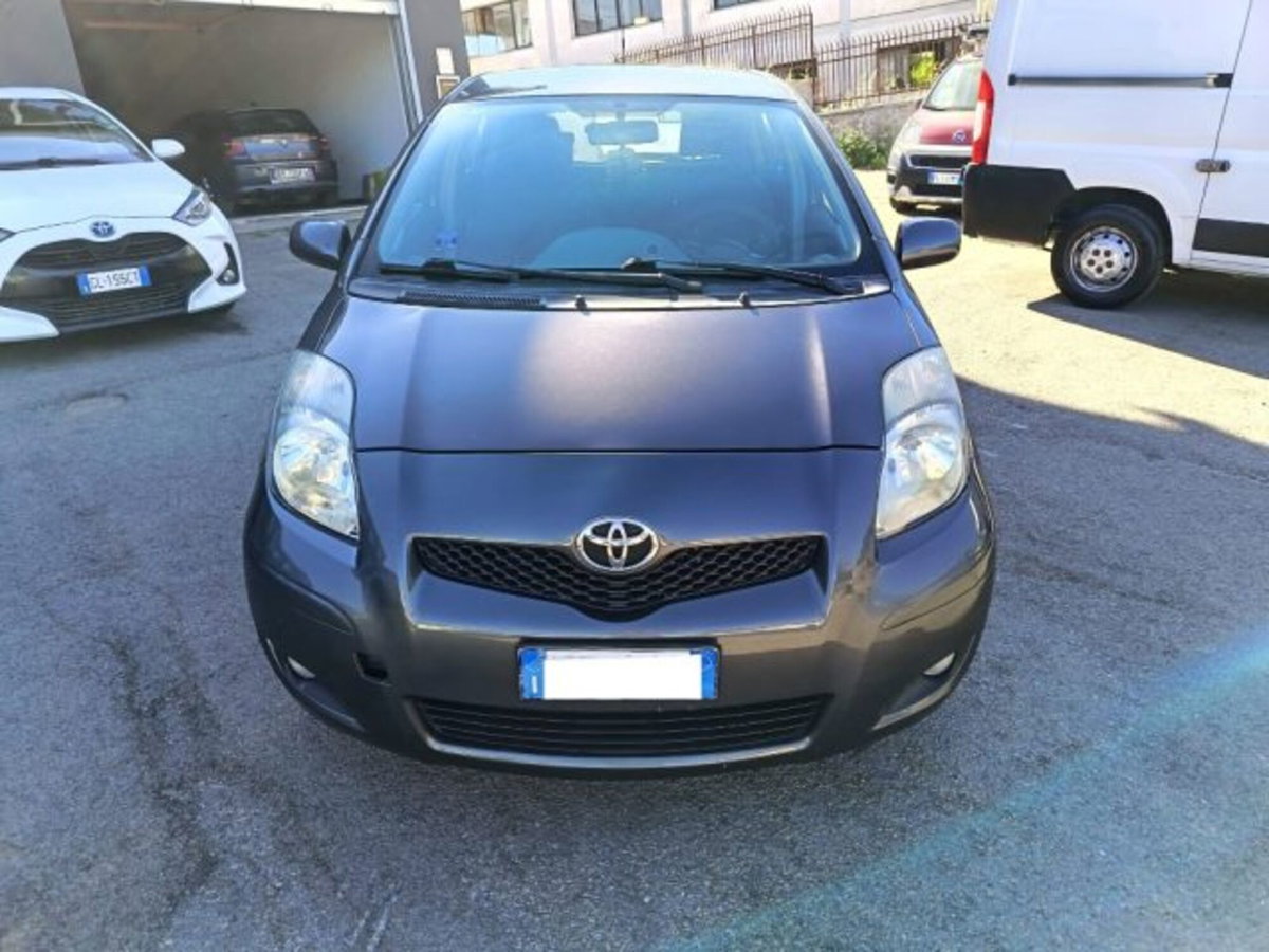Toyota Yaris 1.3 5 porte Sol (3)
