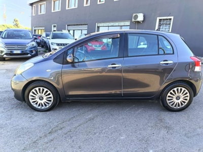 Toyota Yaris 1.3 5 porte Sol (4)