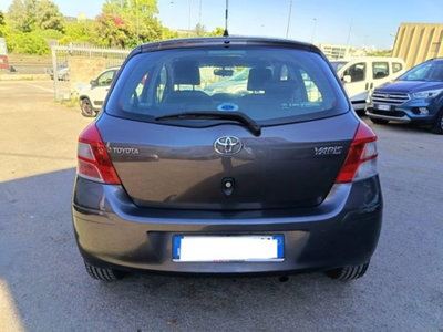 Toyota Yaris 1.3 5 porte Sol (8)