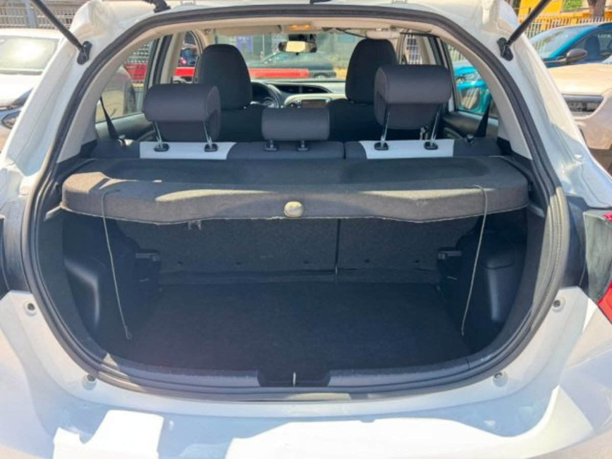 Toyota Yaris 1.5 Hybrid 5 porte Energy (7)