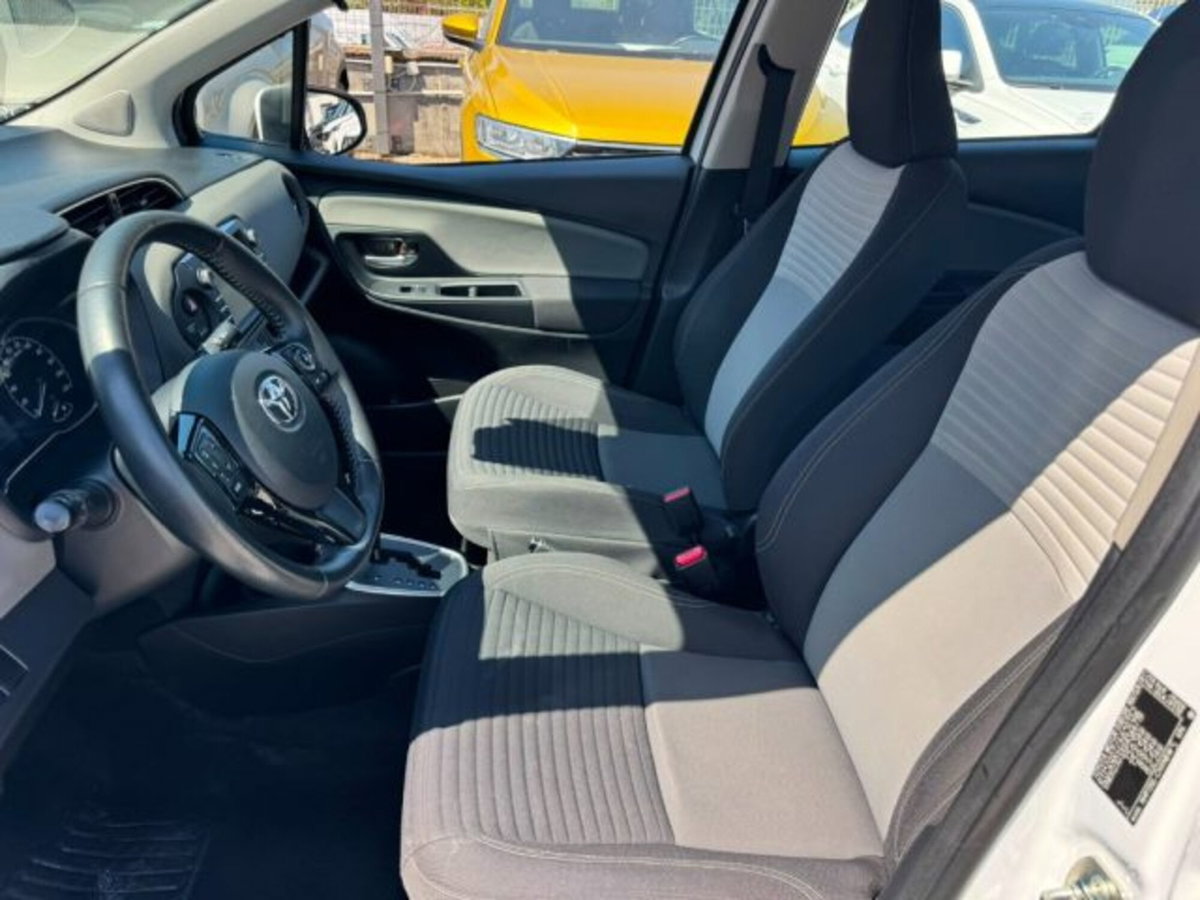 Toyota Yaris 1.5 Hybrid 5 porte Energy (8)