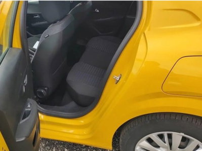 Peugeot 208 1.2 puretech Active s&s 75cv (9)