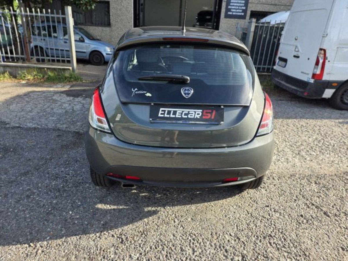 Lancia Ypsilon 1.2 69 CV 5 porte Platinum (4)